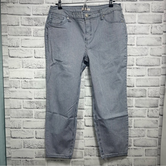 DB 1962 by Dress Barn Strip Crop Jeans 12 - Picture 1 of 5